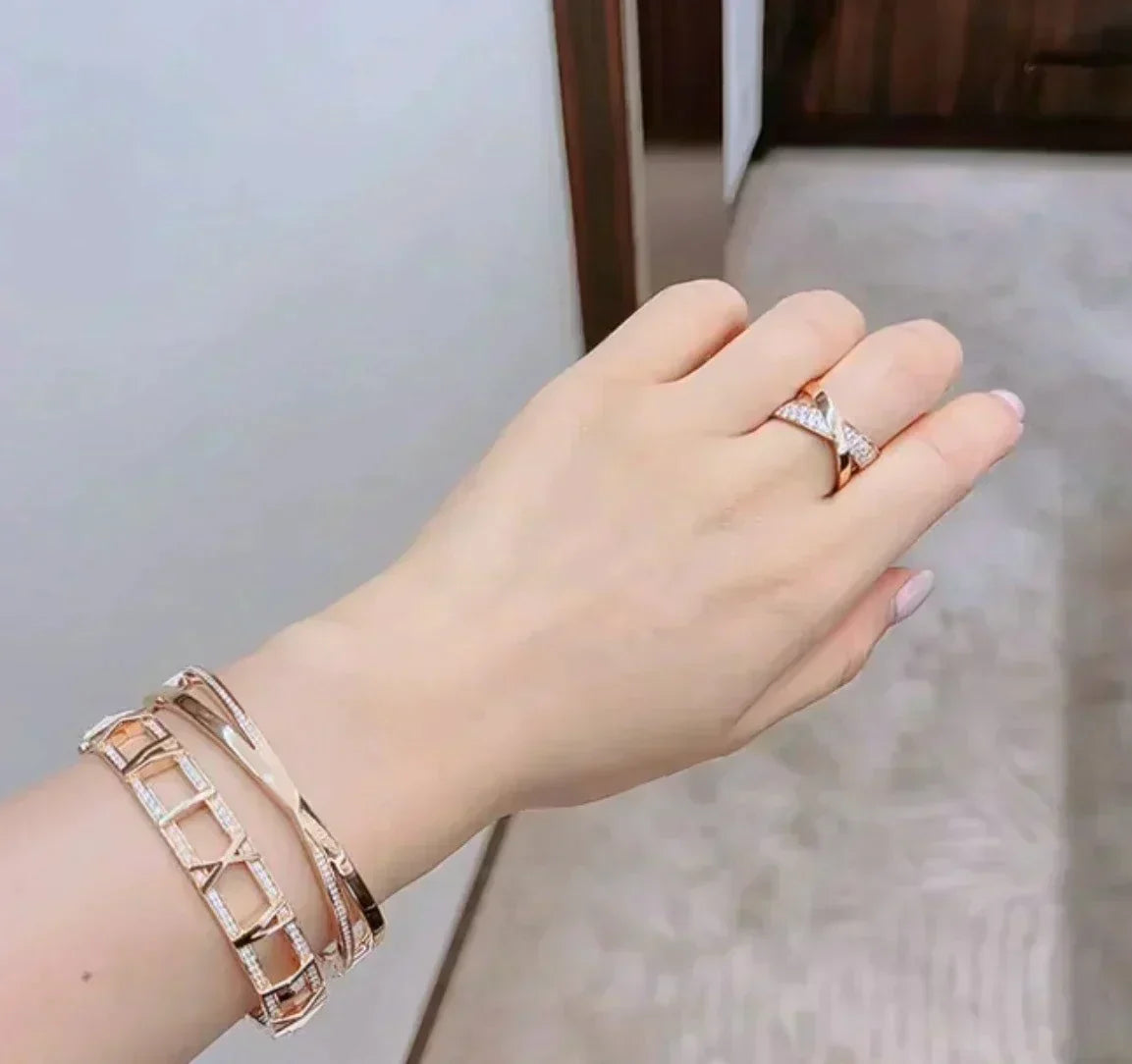 [Clover Jewelry]NARROW HINGED BANGLEIN WITH DIAMONDS SMALL