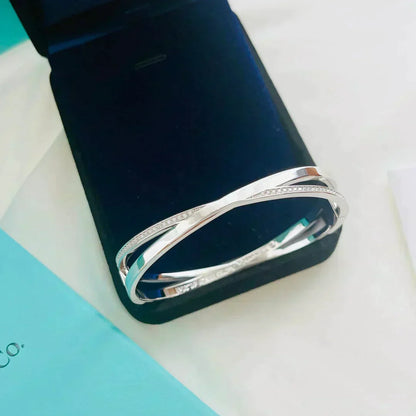 [Clover Jewelry]NARROW HINGED BANGLEIN WITH DIAMONDS SMALL