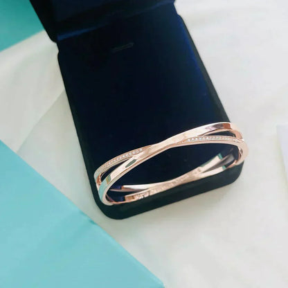 [Clover Jewelry]NARROW HINGED BANGLEIN WITH DIAMONDS SMALL