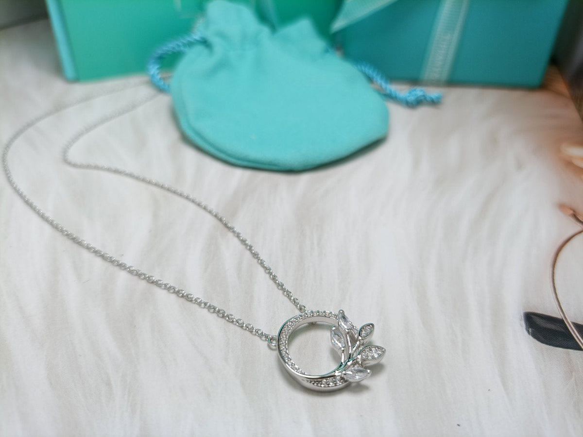 [Clover Jewelry]DIAMOND VINE CIRCLE PENDANT PLATINUM NECKLACE