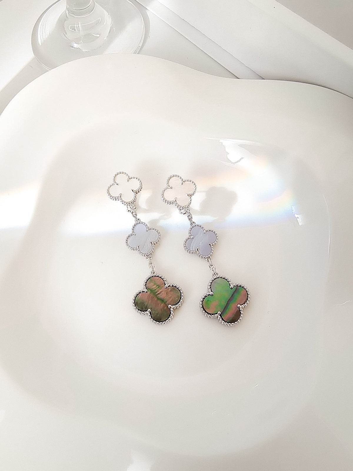 [⭐Clover Jewelry]CLOVER 3 MOTIFS CHALCEDONY DARK MOP SILVER EARRINGS
