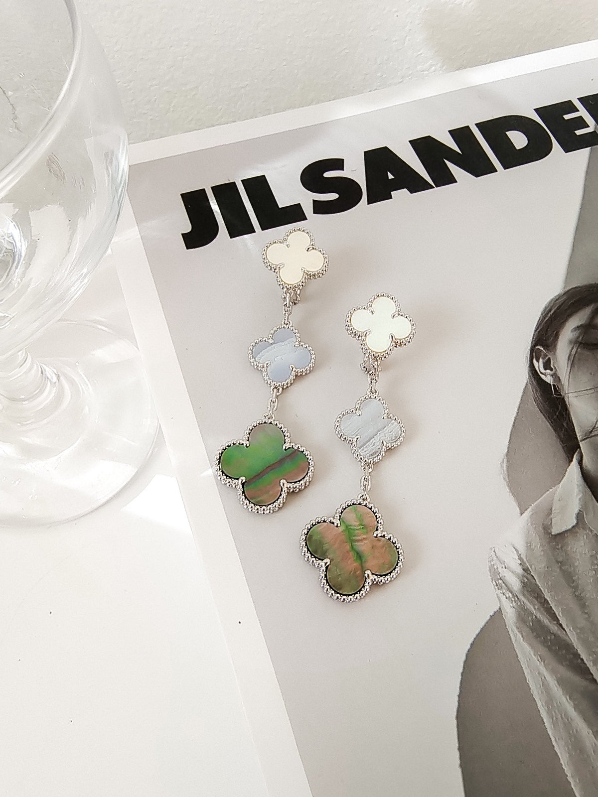 [⭐Clover Jewelry]CLOVER 3 MOTIFS CHALCEDONY DARK MOP SILVER EARRINGS