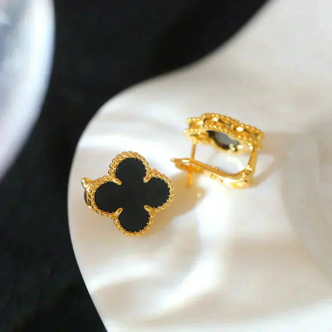 [⭐Clover Jewelry]CLOVER MEDIUM 1 MOTIFS  ONYX STUD EARRINGS
