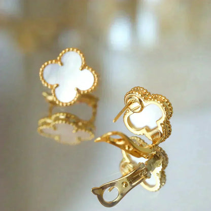 [⭐Clover Jewelry]CLOVER MEDIUM 1 MOTIFS  WHITE MOP STUD EARRINGS