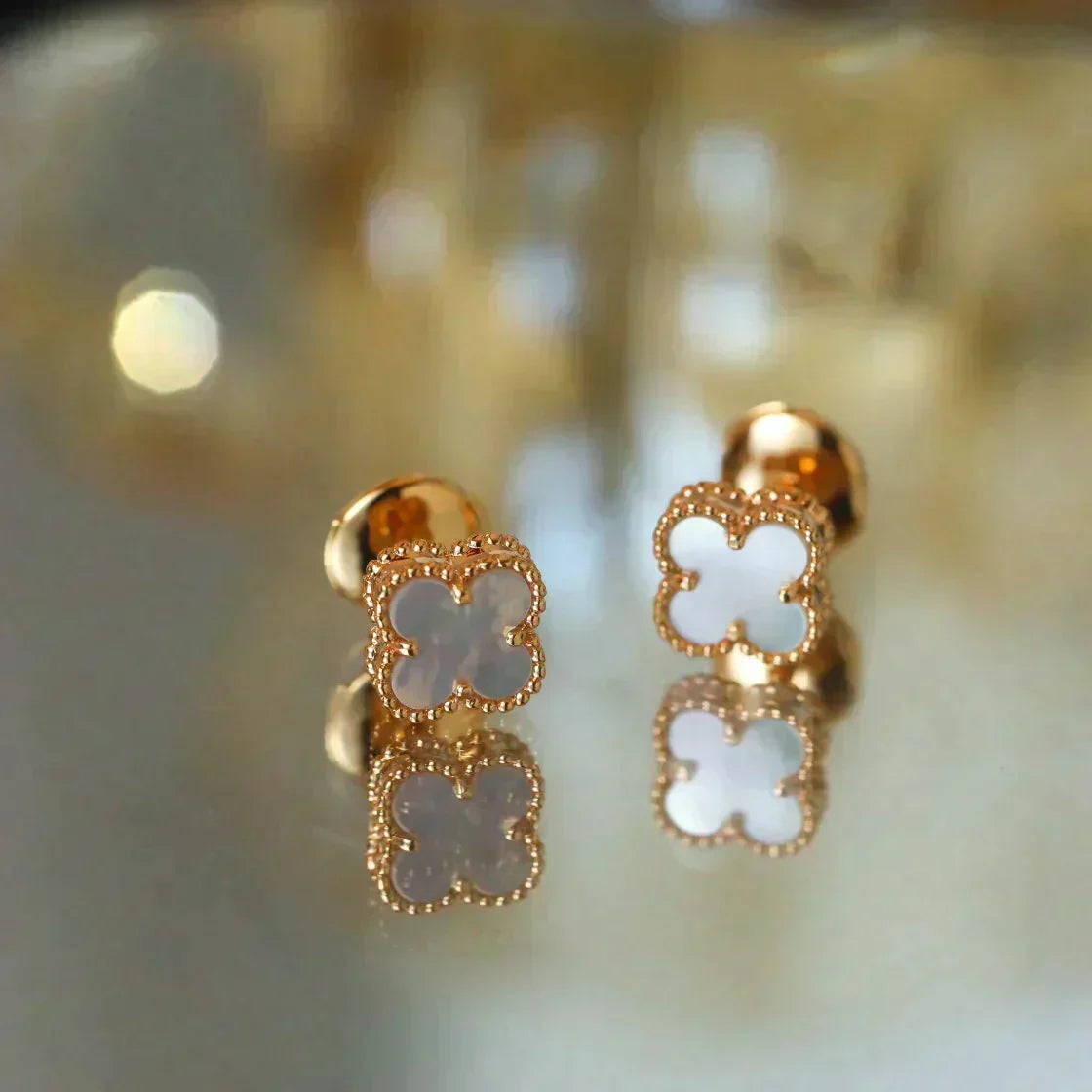 [⭐Clover Jewelry]CLOVER MINI 9.5MM WHITE MOP EARRINGS