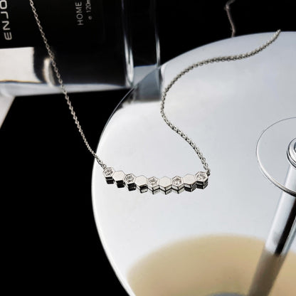 [⭐Clover Jewelry]BEE MY LOVE DIAMOND NECKLACE