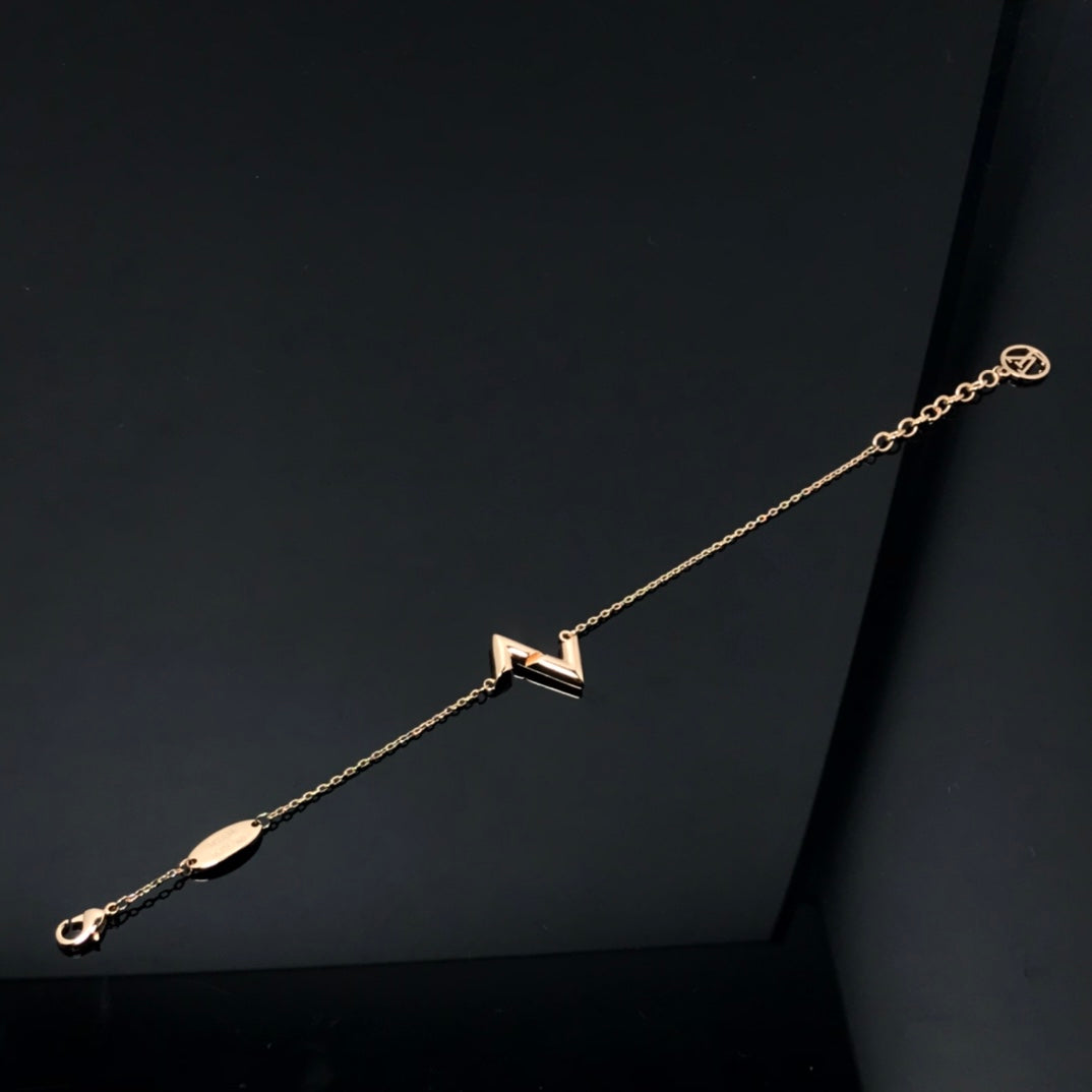 [⭐Clover Jewelry]VOLT LV LOGO BRACELET