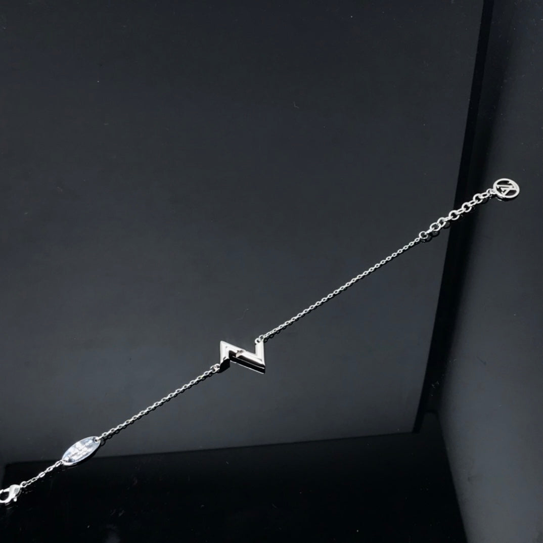 [⭐Clover Jewelry]VOLT LV LOGO BRACELET