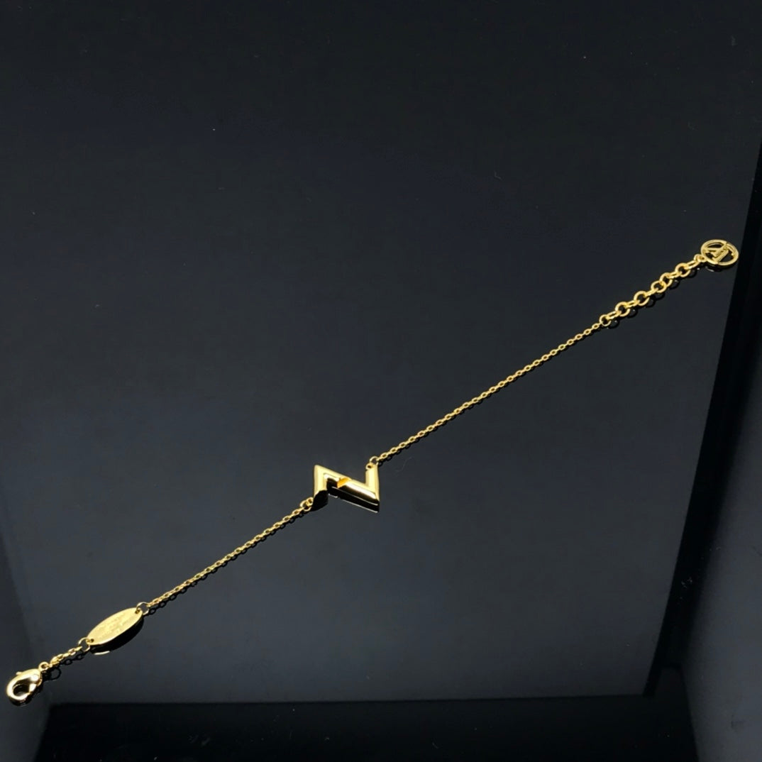[⭐Clover Jewelry]VOLT LV LOGO BRACELET