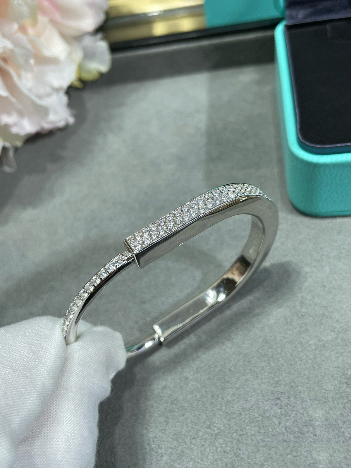 [Clover Jewelry]LOCK BRACELET DIAMOND PAVED
