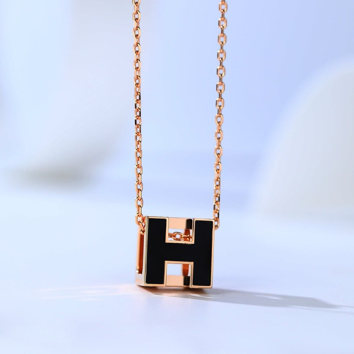 [⭐Clover Jewelry]H CAGE PINK GOLD NECKLACE