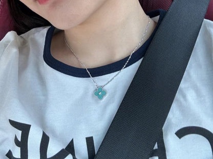 [⭐Clover Jewelry]CLOVER 1 DIAMOND LIGHT BLUE SILVER NECKLACE