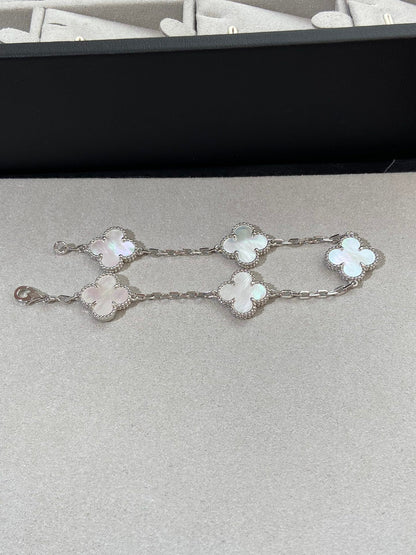 [⭐Clover Jewelry]CLOVER WHITE PEARL MOP 5 MOTIF BRACELET COLLECTION