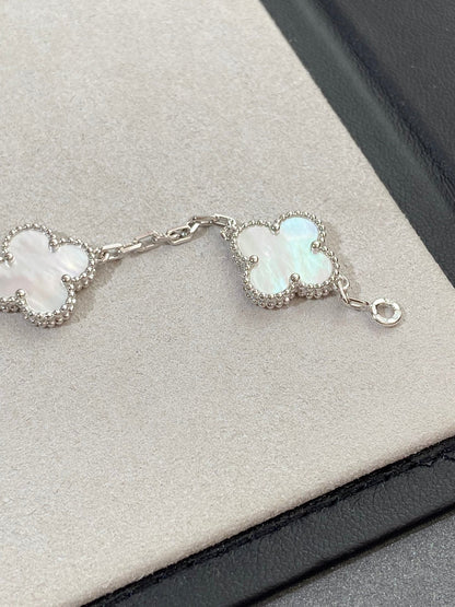 [⭐Clover Jewelry]CLOVER WHITE PEARL MOP 5 MOTIF BRACELET COLLECTION