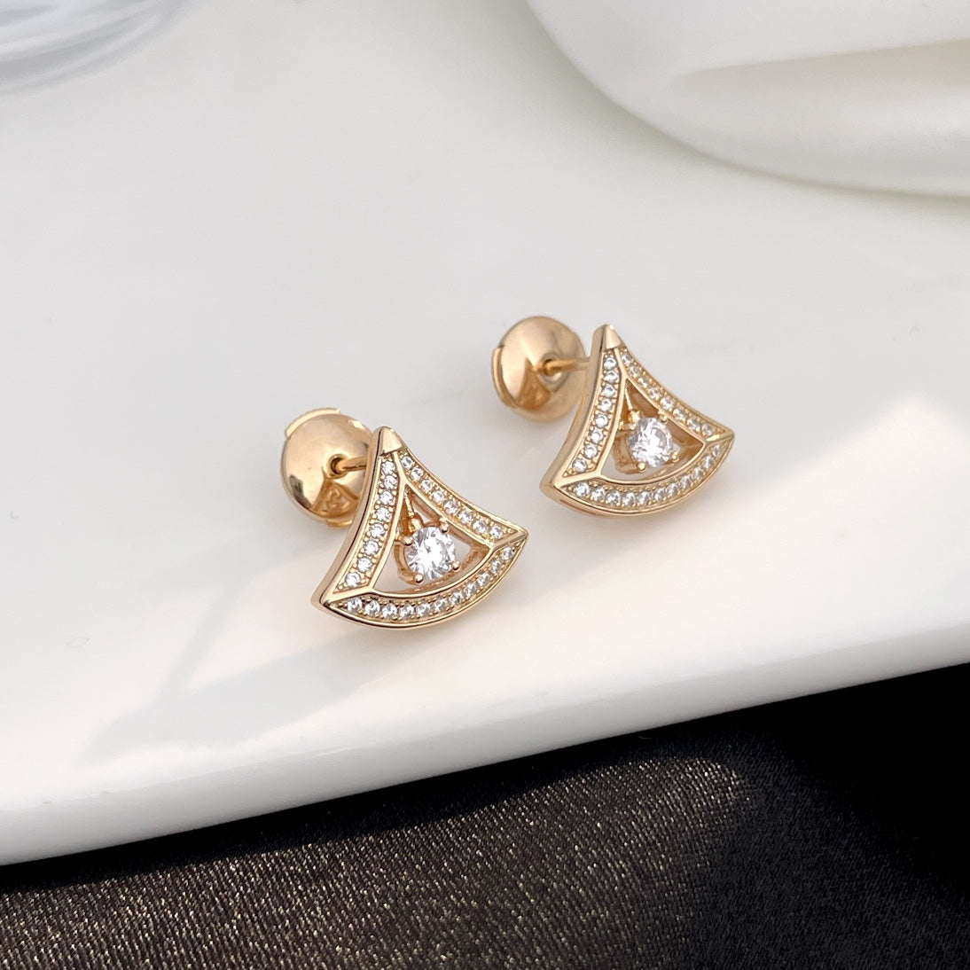 [⭐Clover Jewelry]DREAM MINI DIAMOND STUD EARRINGS