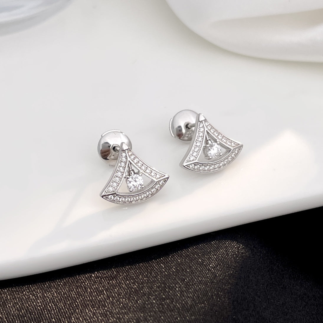 [⭐Clover Jewelry]DREAM MINI DIAMOND STUD EARRINGS