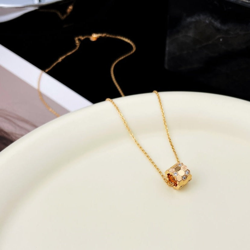 [⭐Clover Jewelry]BEE MINI PEDANT DIAMOND NECKLACE