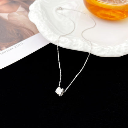[⭐Clover Jewelry]BEE MINI PEDANT DIAMOND NECKLACE
