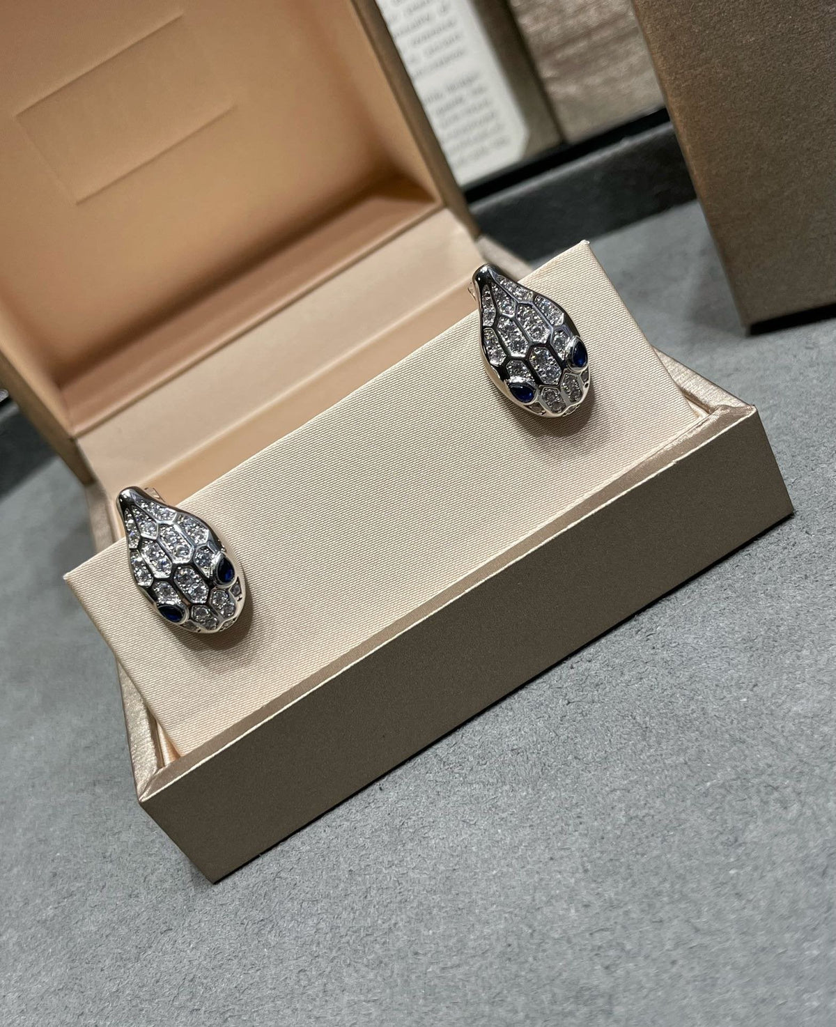 [⭐Clover Jewelry]SERPENT DIAMOND STUD EARRINGS