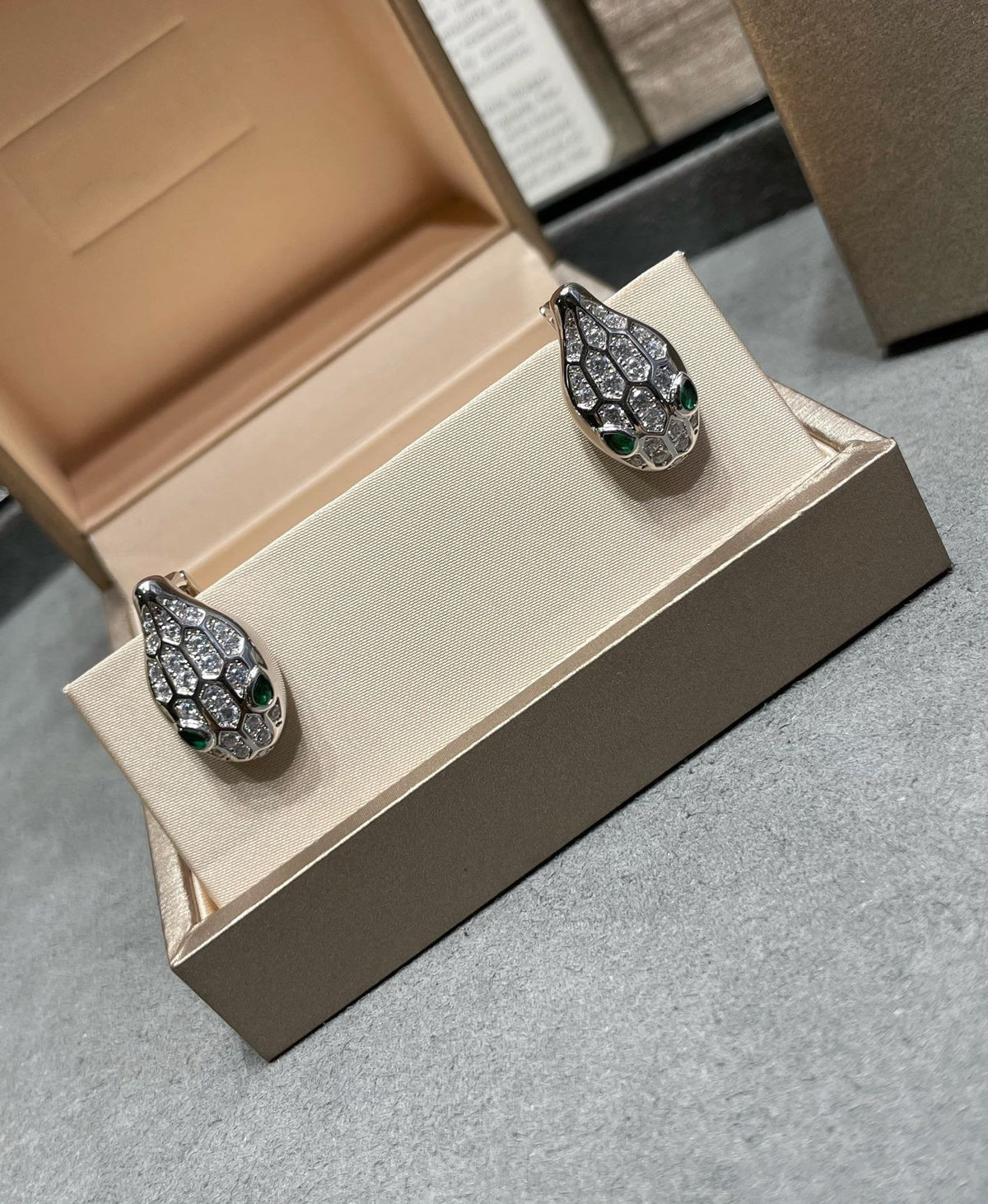 [⭐Clover Jewelry]SERPENT DIAMOND STUD EARRINGS