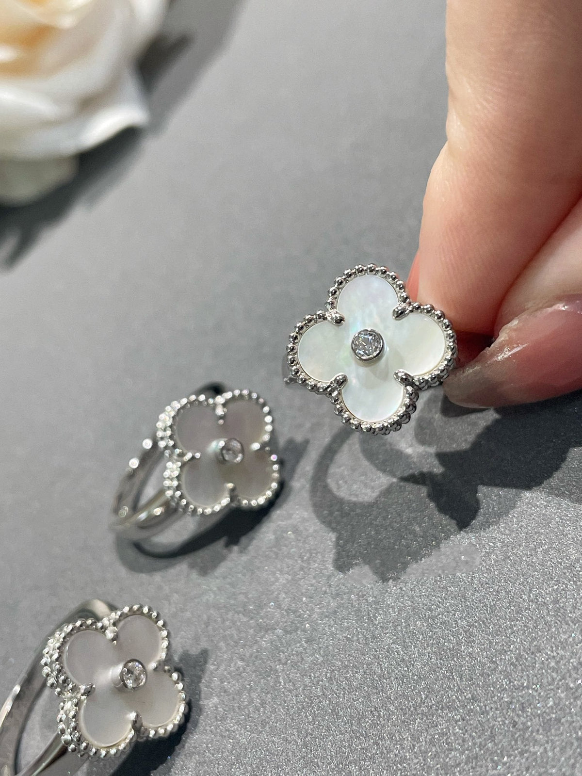 [⭐Clover Jewelry]CLOVER SILVER MOP DIAMOND RING
