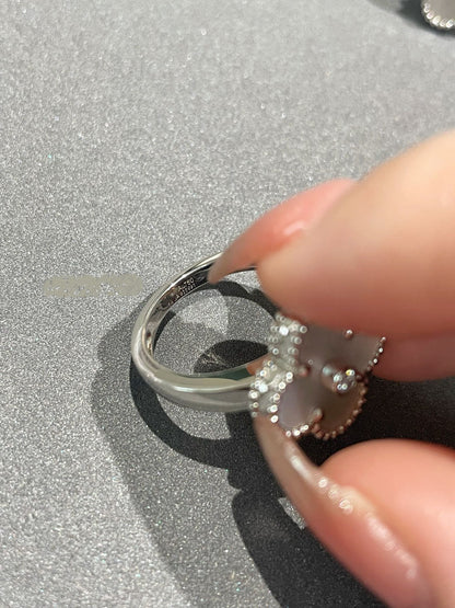 [⭐Clover Jewelry]CLOVER SILVER MOP DIAMOND RING