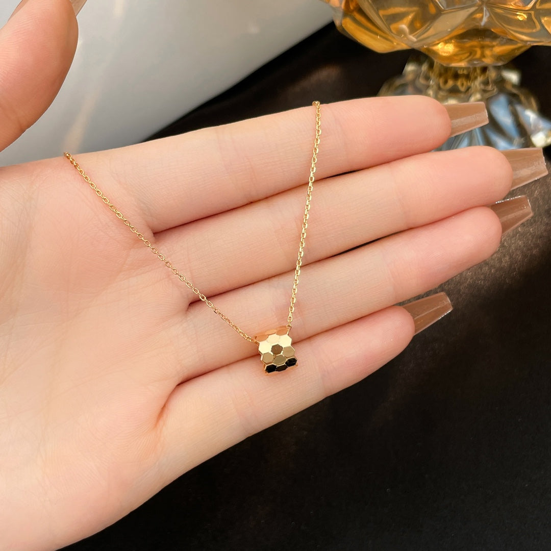 [⭐Clover Jewelry]BEE MINI NECKLACE