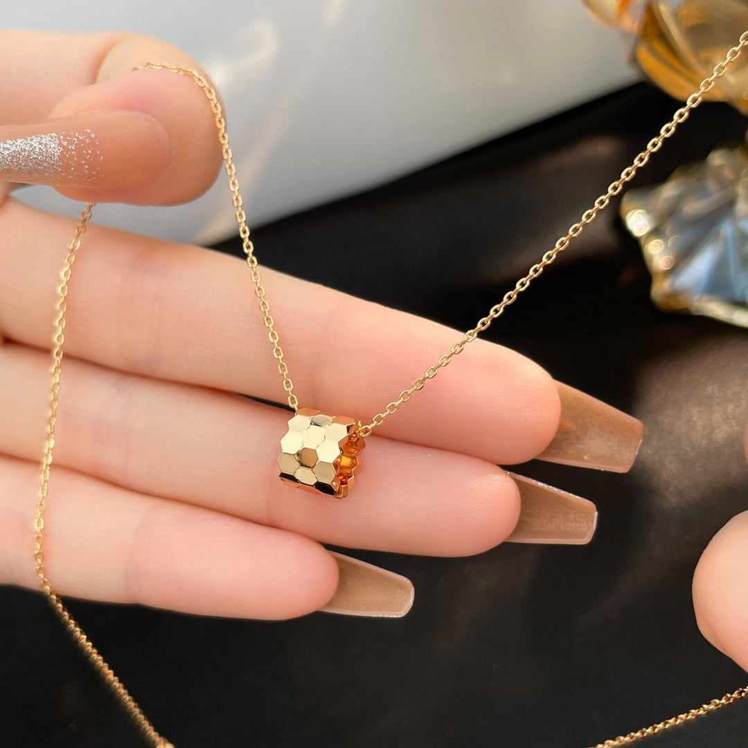 [⭐Clover Jewelry]BEE MINI NECKLACE