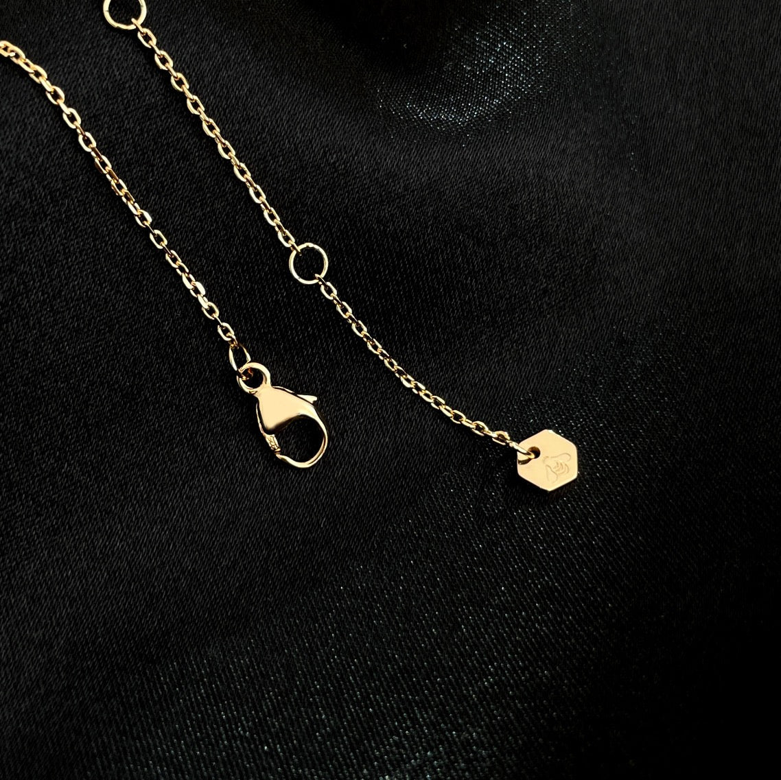 [⭐Clover Jewelry]BEE MINI NECKLACE