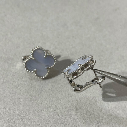 [⭐Clover Jewelry]CLOVER CHALCEDONY SILVER STUD EARRINGS