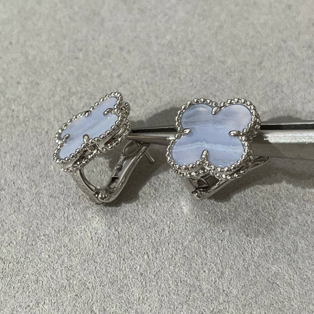 [⭐Clover Jewelry]CLOVER CHALCEDONY SILVER STUD EARRINGS