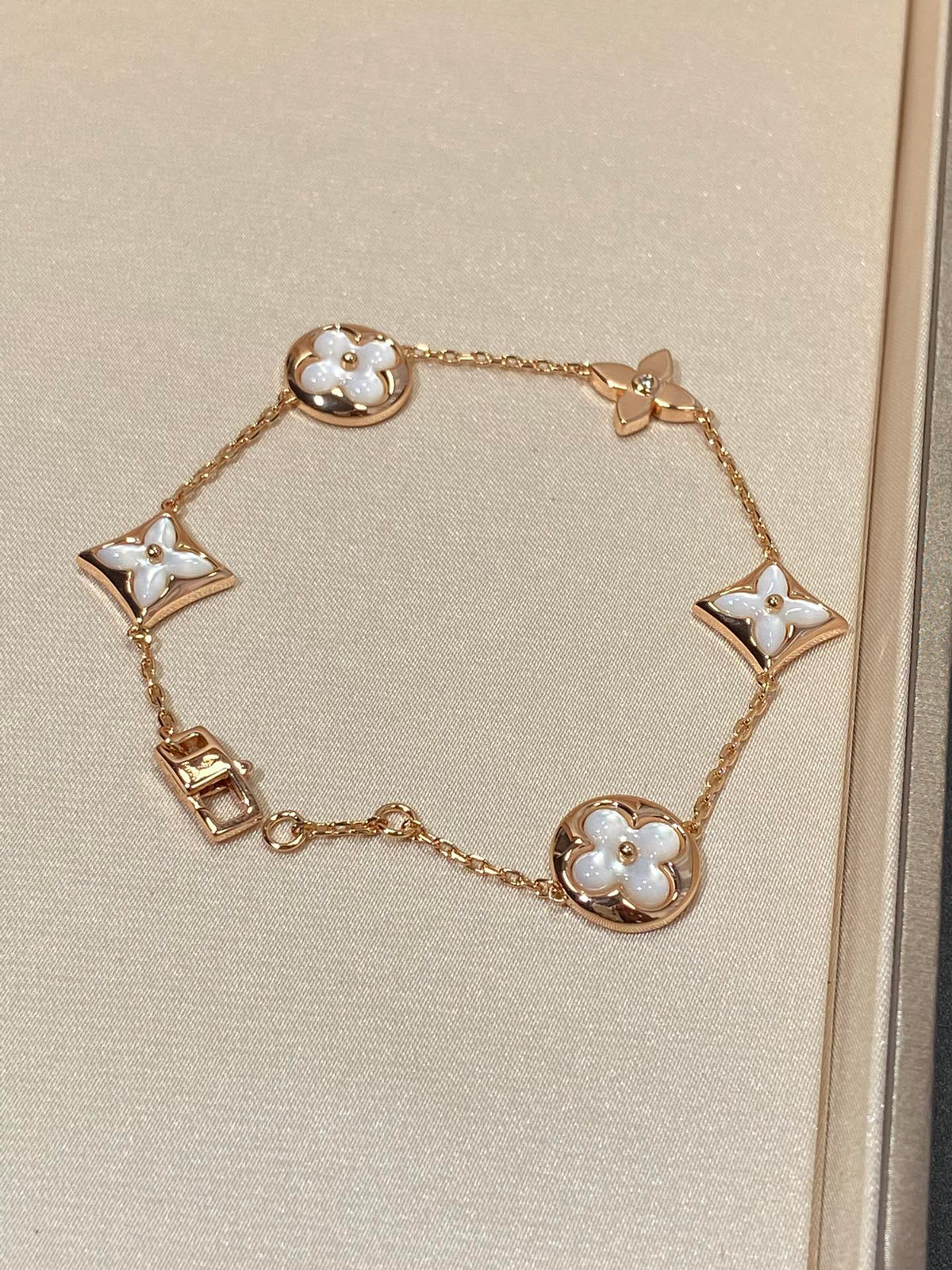 [⭐Clover Jewelry]STAR AND SUN 5 MOTIF MOP PINK GOLD BRACELET