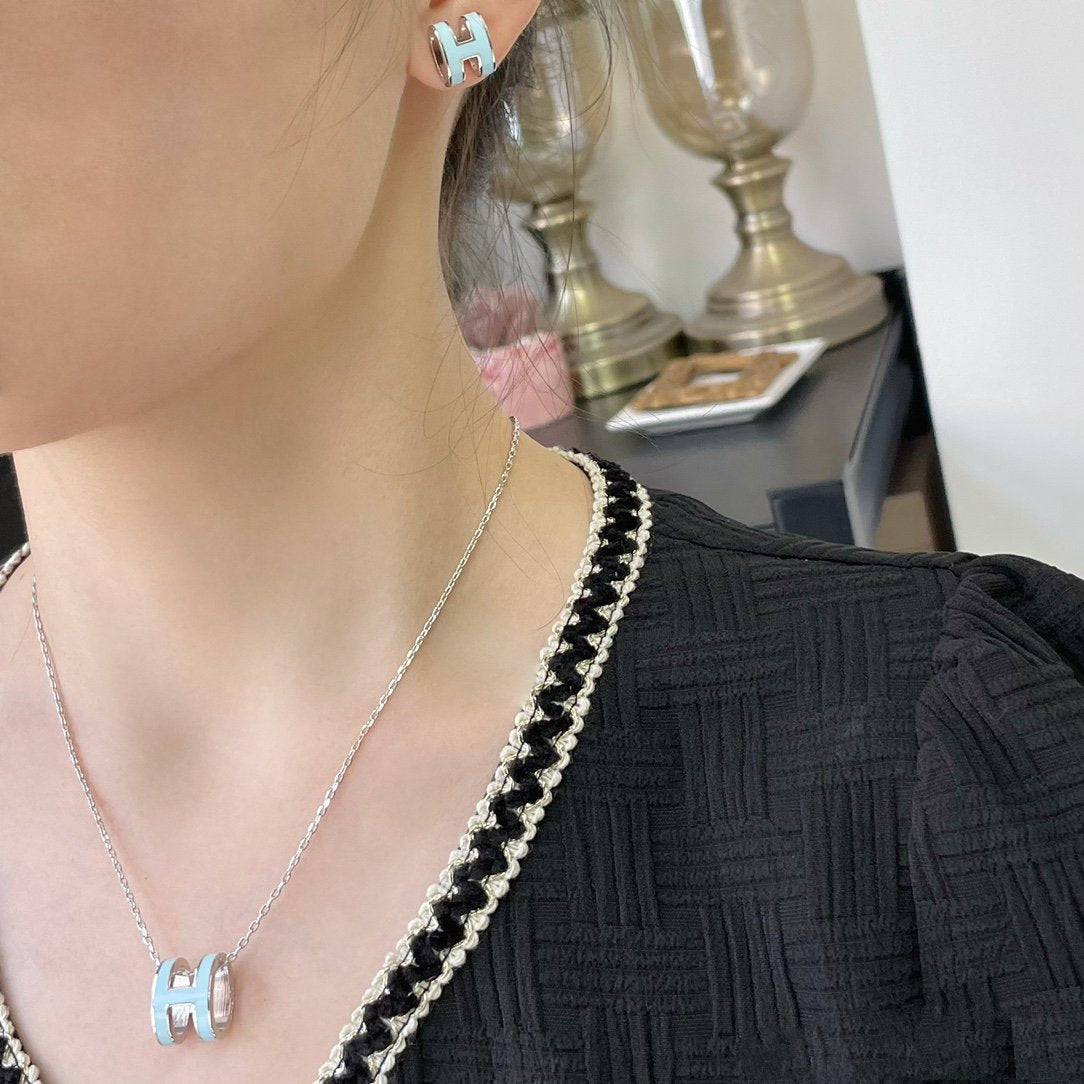 [⭐Clover Jewelry]POP H SKY BLUE NECKLACE