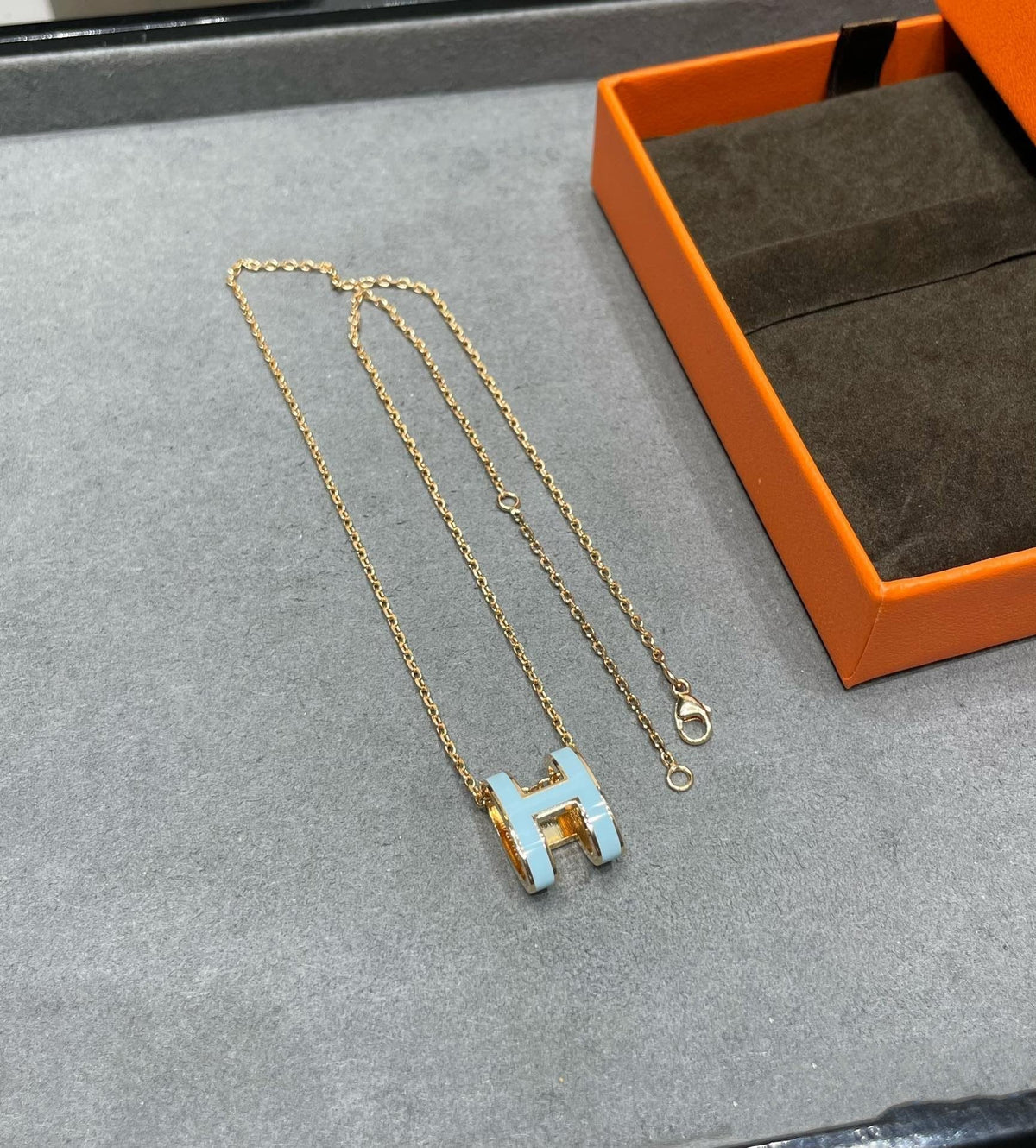 [⭐Clover Jewelry]POP H SKY BLUE NECKLACE