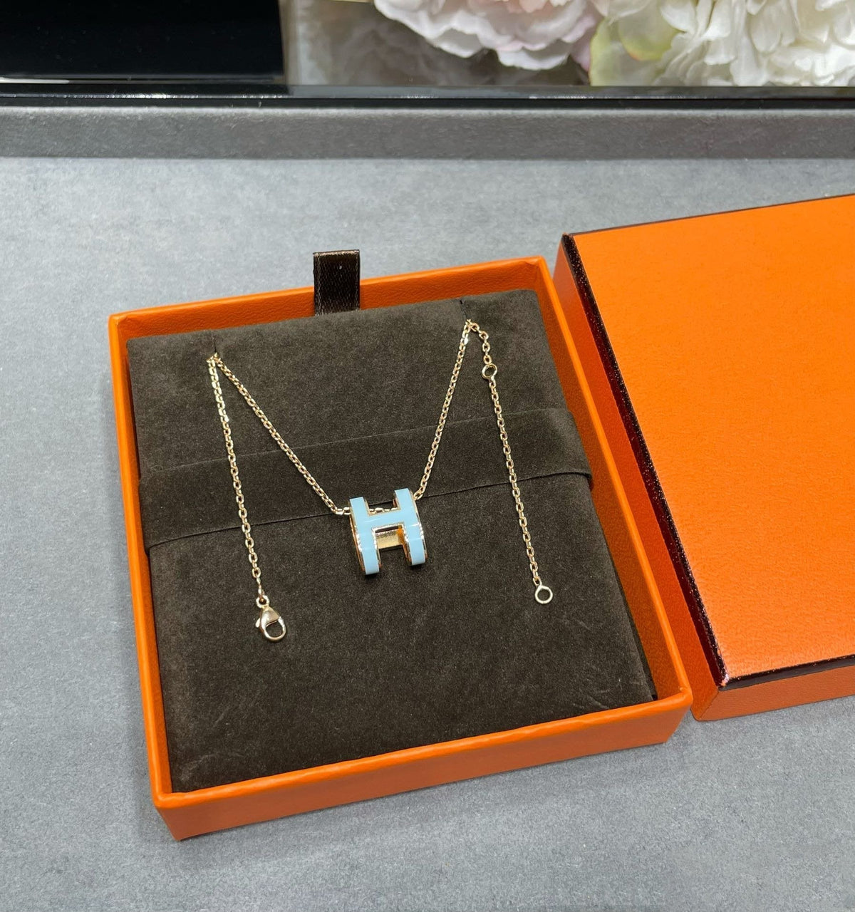 [⭐Clover Jewelry]POP H SKY BLUE NECKLACE