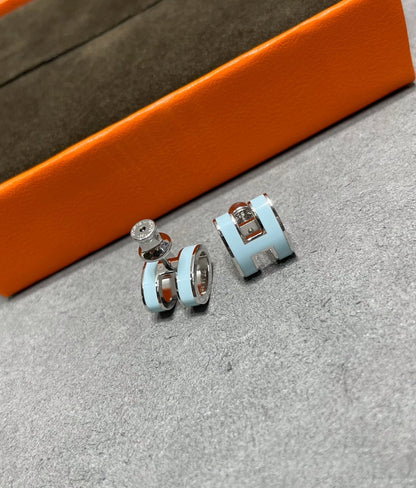 [⭐Clover Jewelry]POP H SKY BLUE STUD EARRINGS