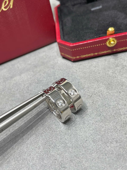 [⭐Clover Jewelry]LOVE 5.5MM 1 DIAMOND EARRINGS