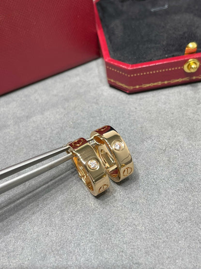 [⭐Clover Jewelry]LOVE 5.5MM 1 DIAMOND EARRINGS