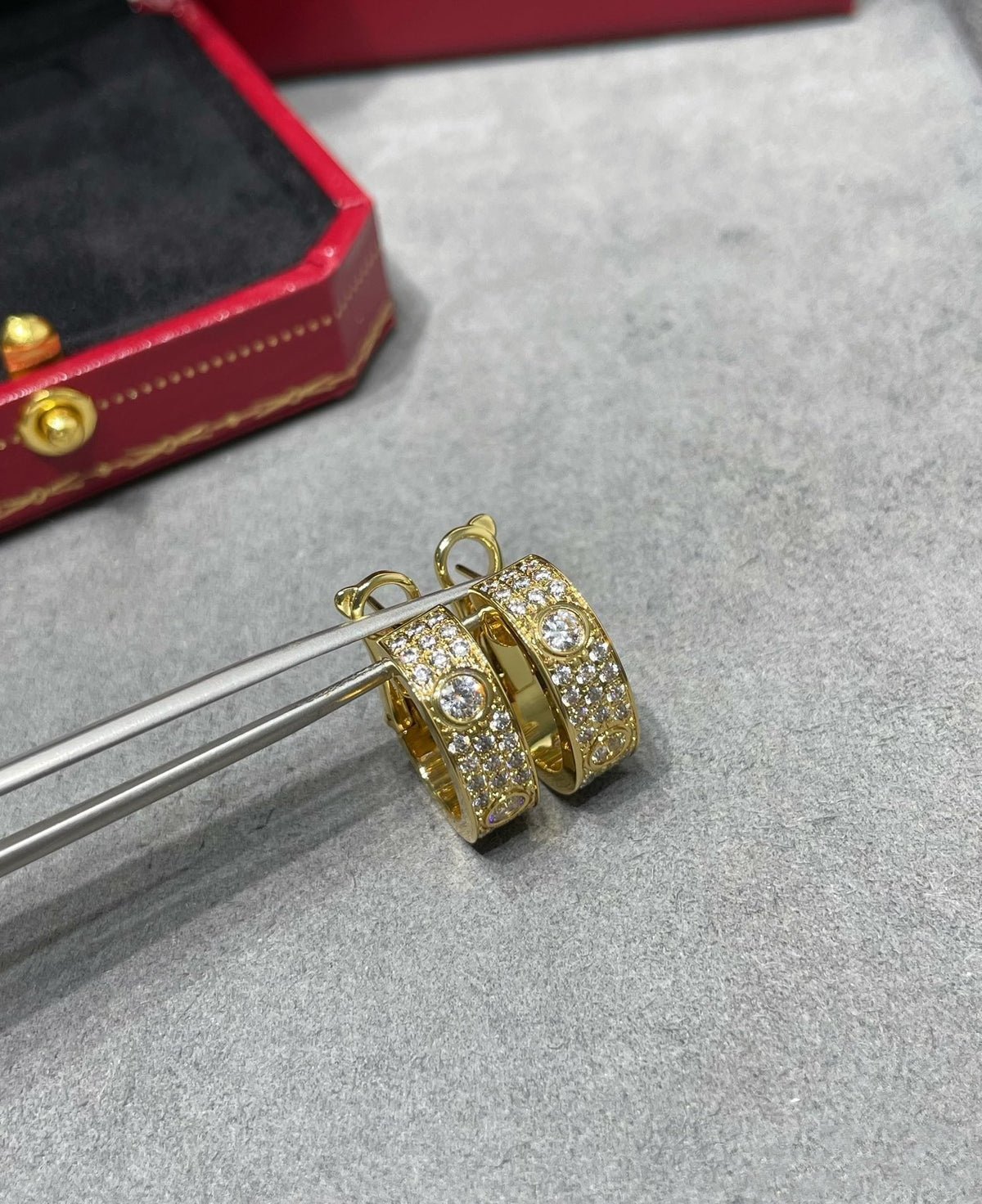 [⭐Clover Jewelry]LOVE 5.5MM DIAMOND PAVED EARRINGS