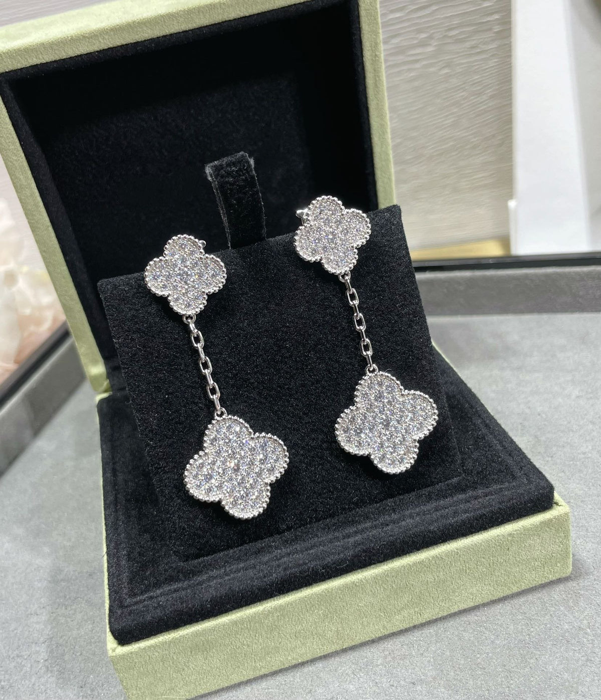 [⭐Clover Jewelry]CLOVER 2 MOTIFS DIAMOND PAVED SILVER EARRINGS