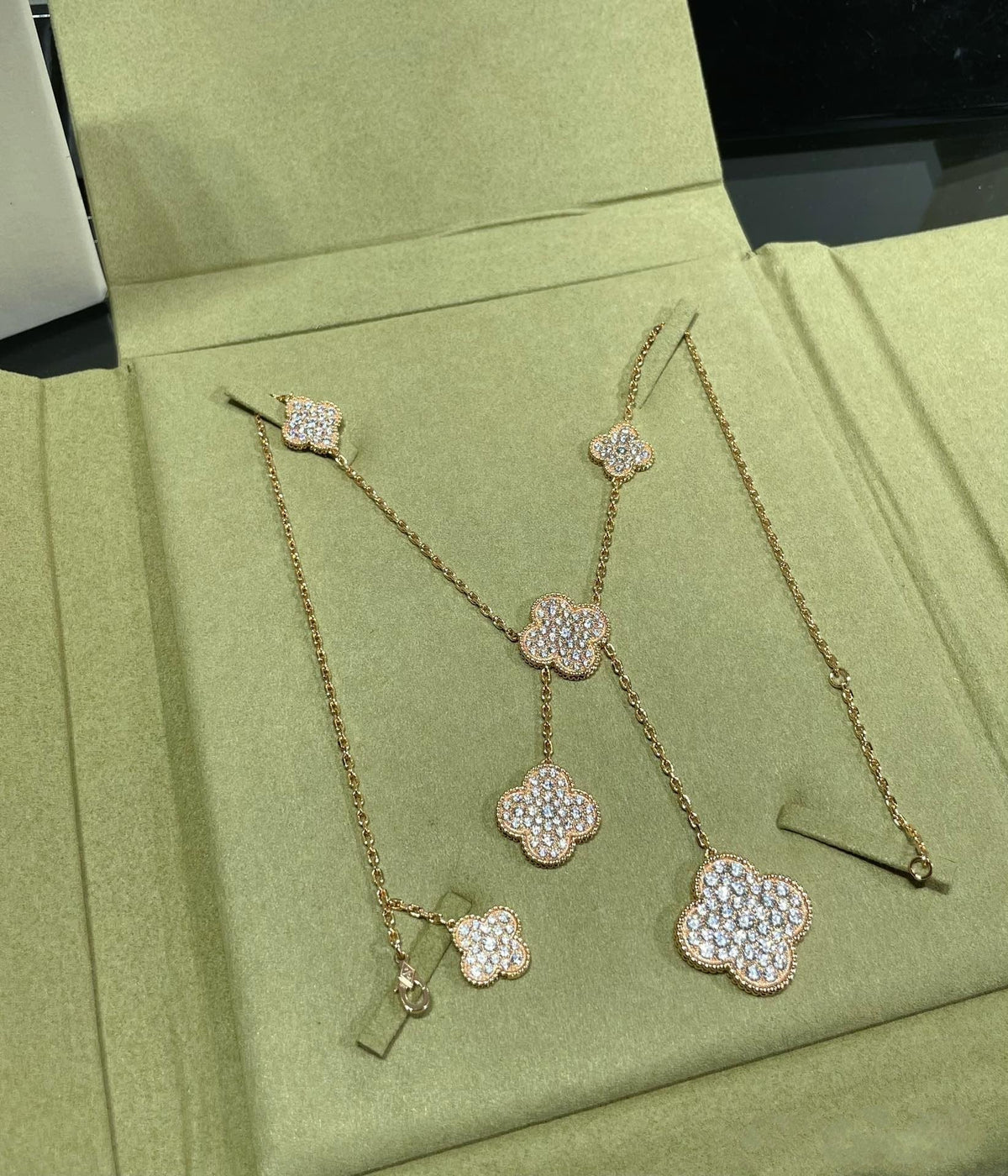 [⭐Clover Jewelry]CLOVER 6 MOTIF DIAMOND PAVED NECKLACE