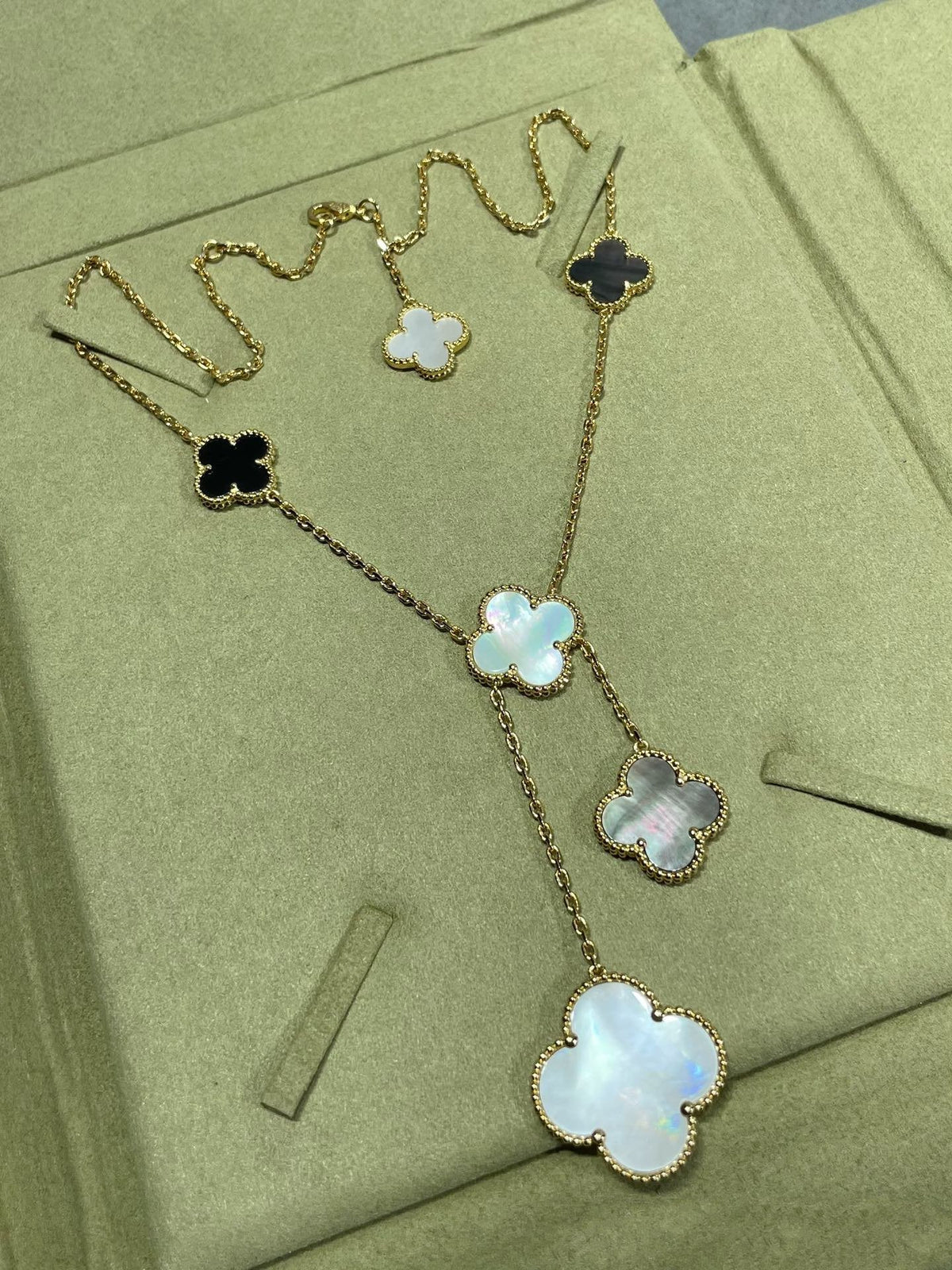 [⭐Clover Jewelry]CLOVER 6 MOTIF MOP ONYX GOLD NECKLACE