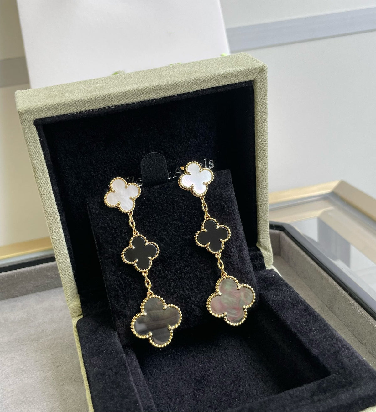 [⭐Clover Jewelry]CLOVER 3 MOTIF MOP ONYX DARK MOP PINK GOLD EARRINGS