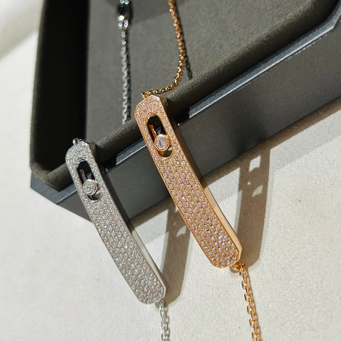 [⭐Clover Jewelry]MOVE CLASSIQUE DIAMOND PAVED BRACELET