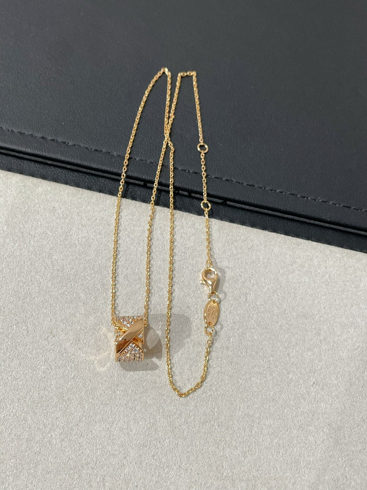 [⭐Clover Jewelry]LIENS EVIDENCE DIAMOND PAVED NECKLACE