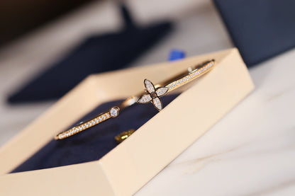 [⭐Clover Jewelry]IDYLLE GOLD OPEN BRACELET DIAMOND PAVED