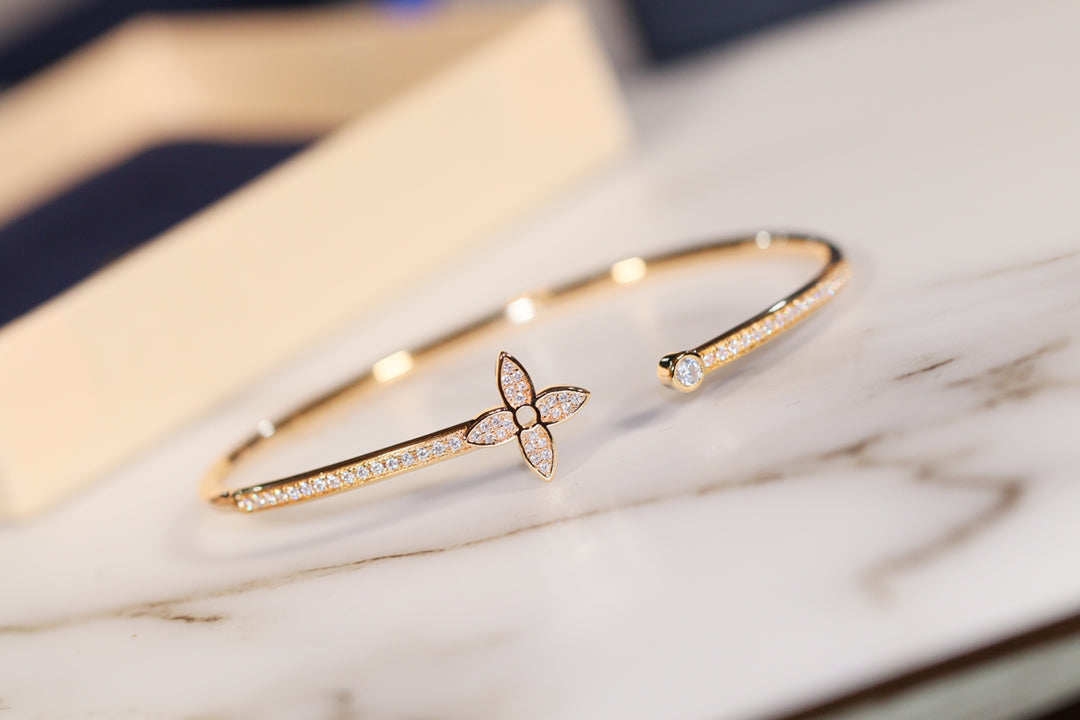 [⭐Clover Jewelry]IDYLLE GOLD OPEN BRACELET DIAMOND PAVED
