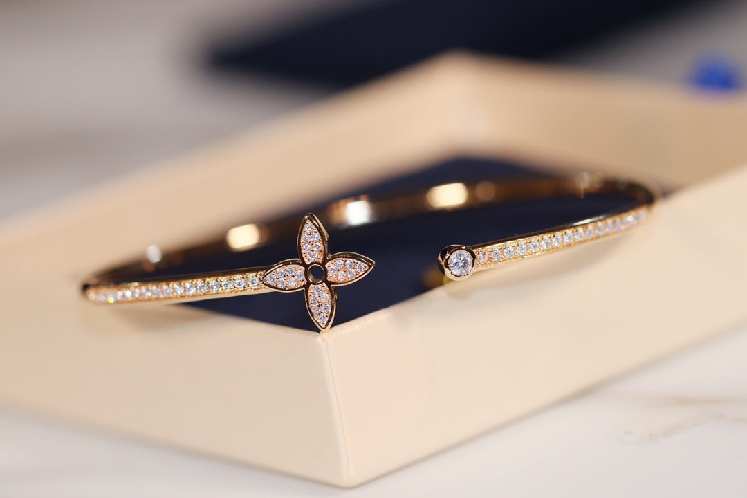 [⭐Clover Jewelry]IDYLLE GOLD OPEN BRACELET DIAMOND PAVED