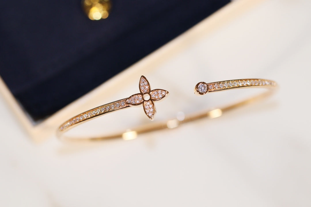 [⭐Clover Jewelry]IDYLLE GOLD OPEN BRACELET DIAMOND PAVED