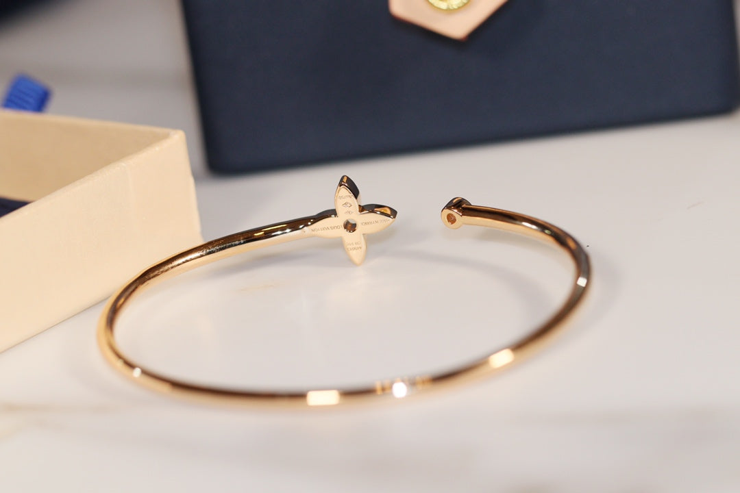 [⭐Clover Jewelry]IDYLLE GOLD OPEN BRACELET DIAMOND PAVED